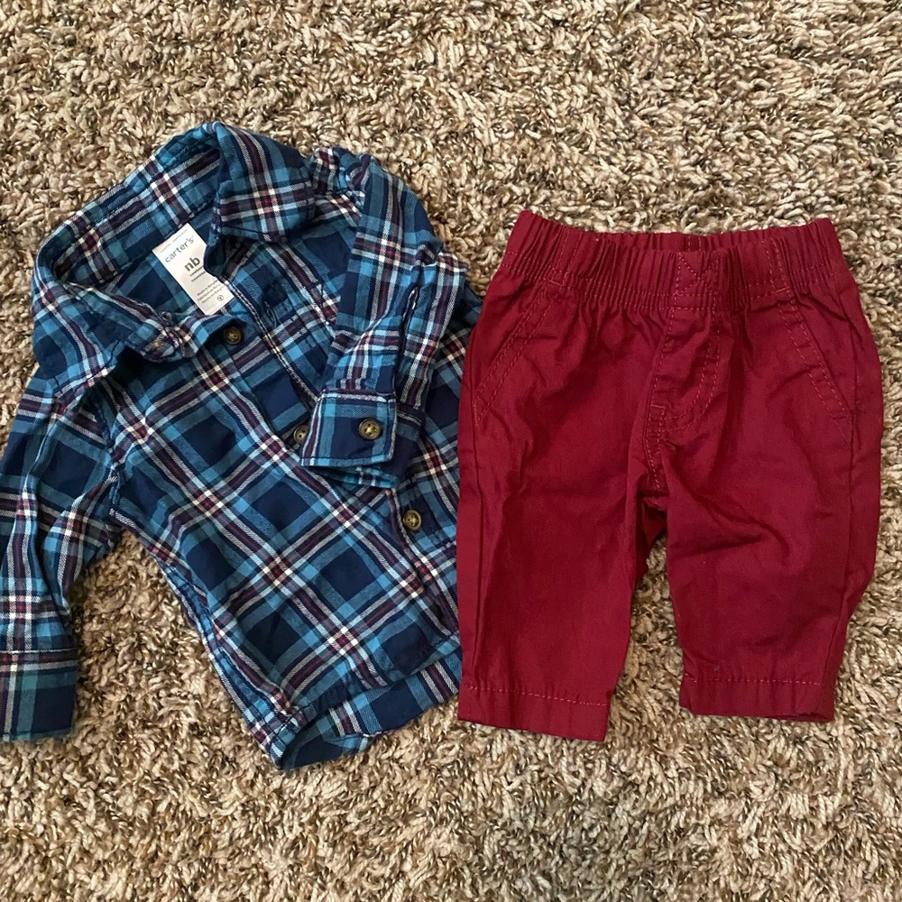 Carters newborn matching set.